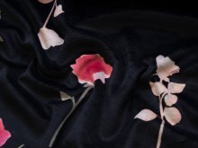 Nicki Samt - Blumen - schwarz